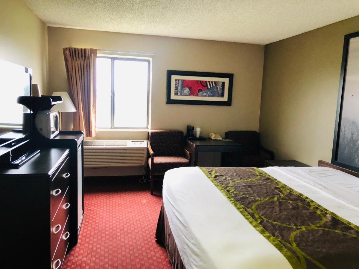 The Inn&Suites Sw Омаха Екстериор снимка