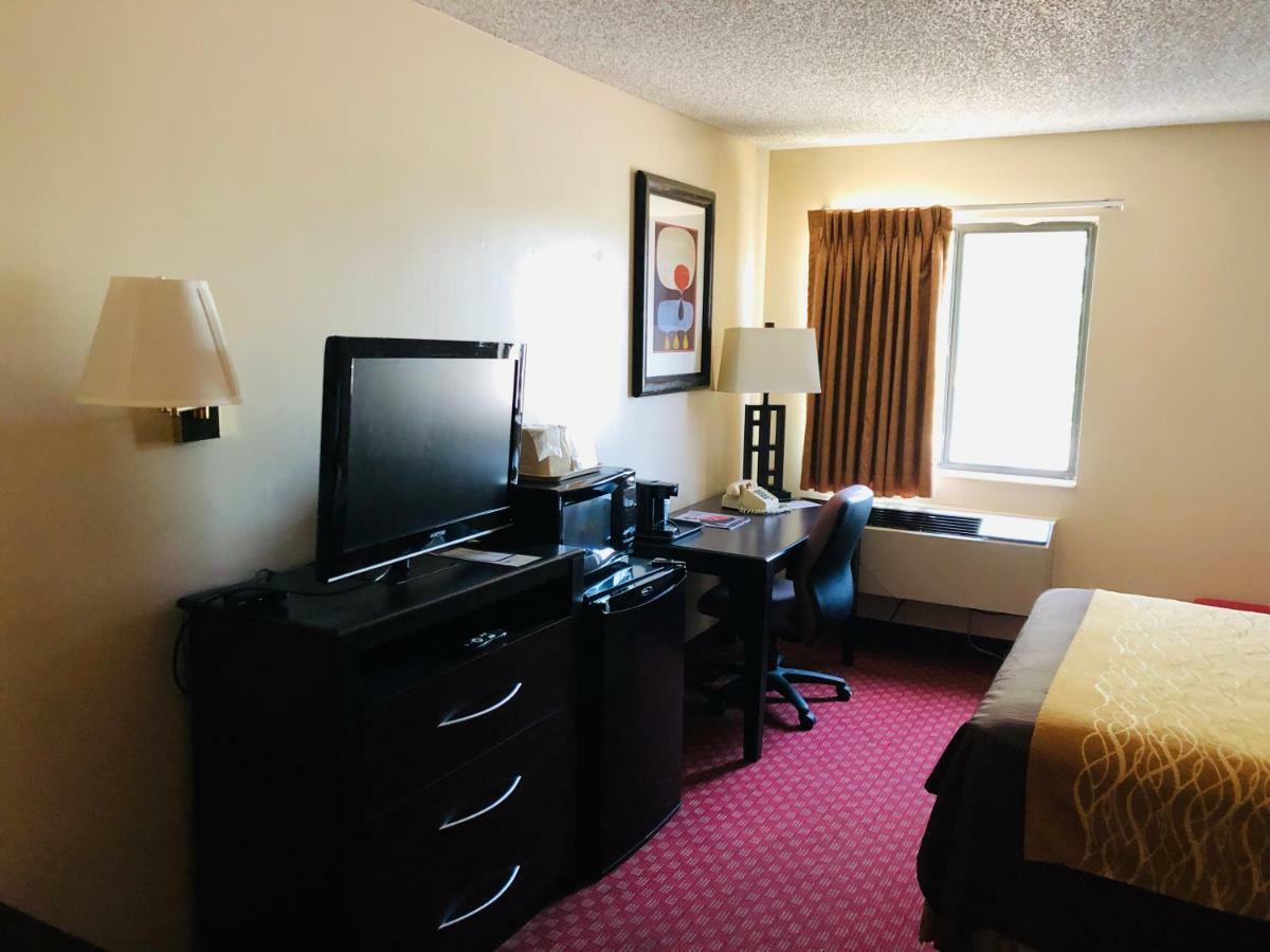 The Inn&Suites Sw Омаха Екстериор снимка