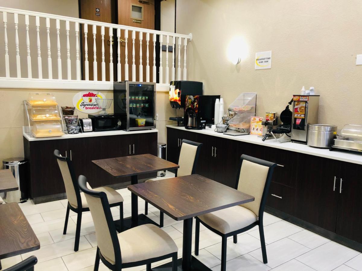 The Inn&Suites Sw Омаха Екстериор снимка