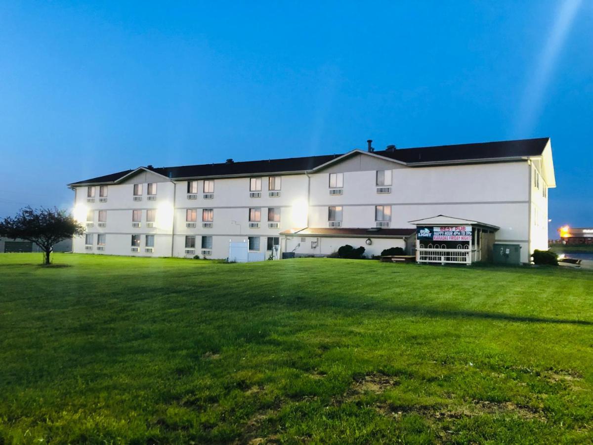 The Inn&Suites Sw Омаха Екстериор снимка
